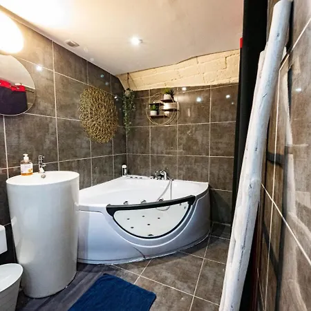 De Charme - Videoprojecteur Et Spa En Centre アパート *